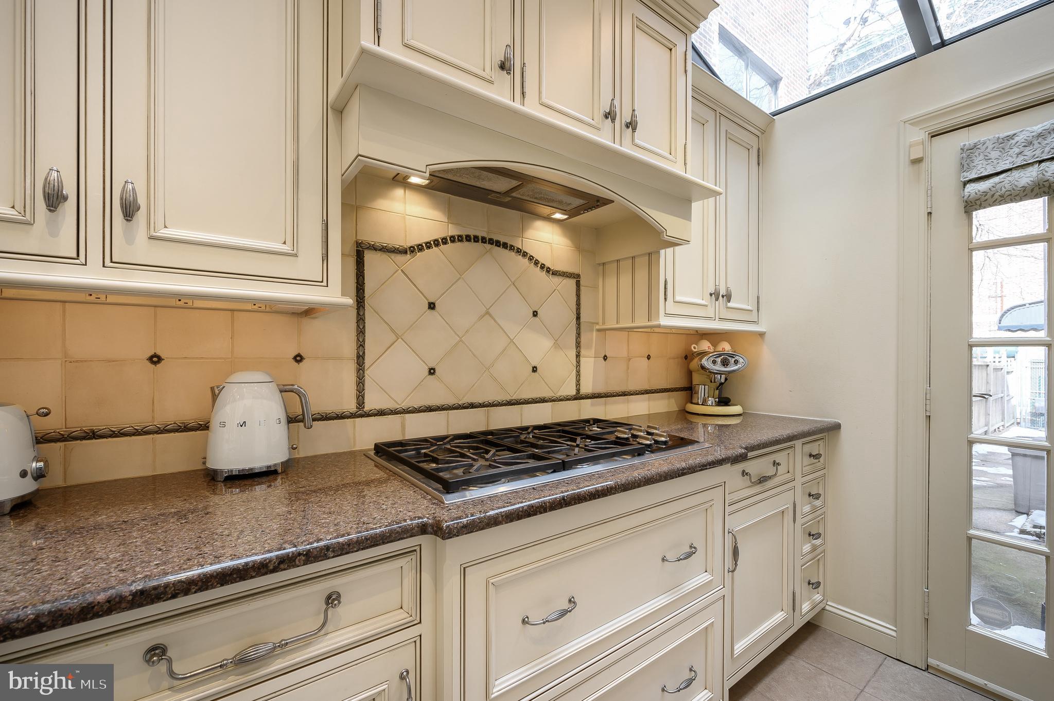 SOCIETY HILL - Residential