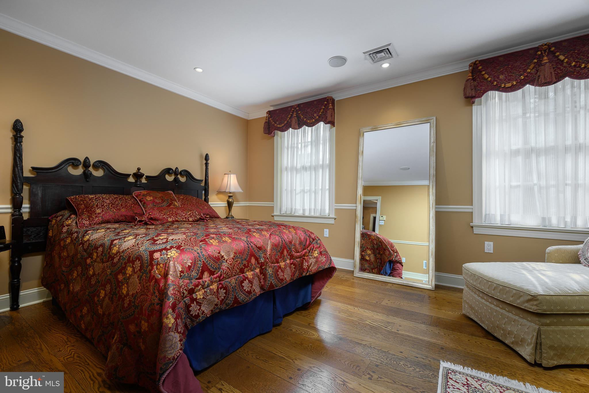 SOCIETY HILL - Residential