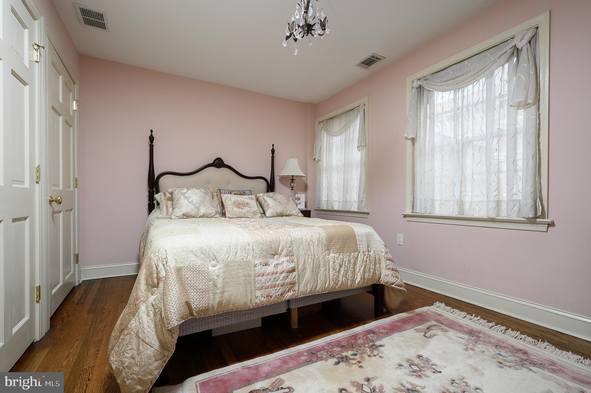 SOCIETY HILL - Residential