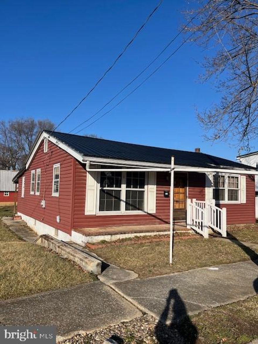 Two bedroom, one full bath single family home for rent. Fully finished basement, washer and dryer included, off street parking in rear with a covered concrete patio. Come check this one out today!