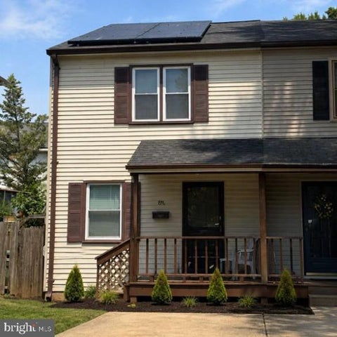 Photo of 9 Leadbeater Street 1/2 #1/2, ALEXANDRIA, VA 22305 (MLS # VAAX2060404)