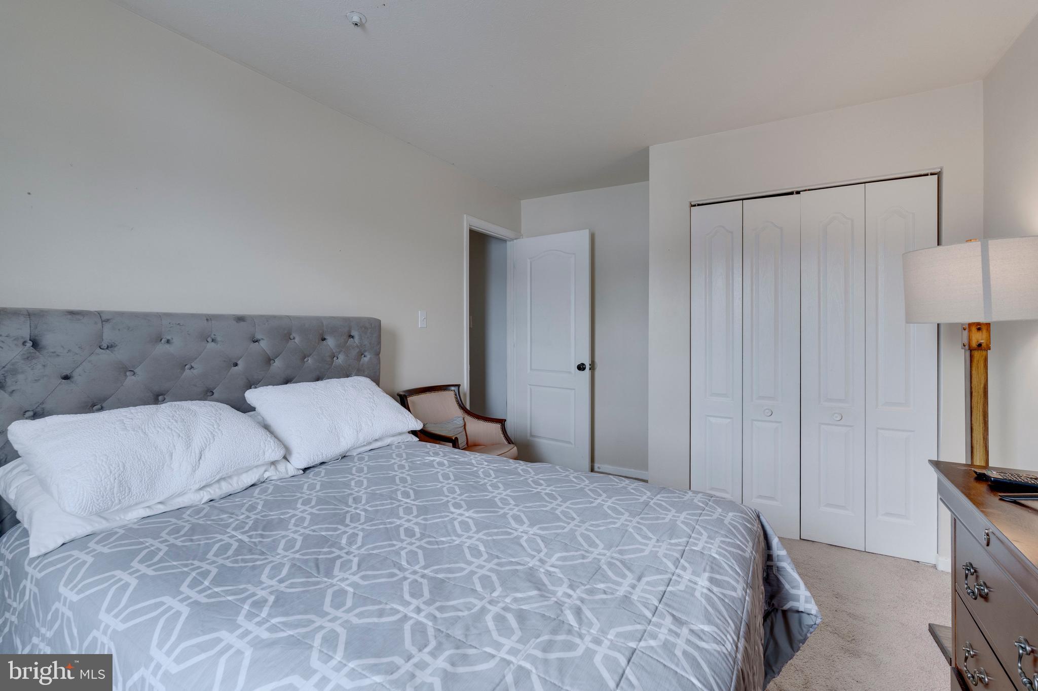 SOUTH HAMPTON - Residential