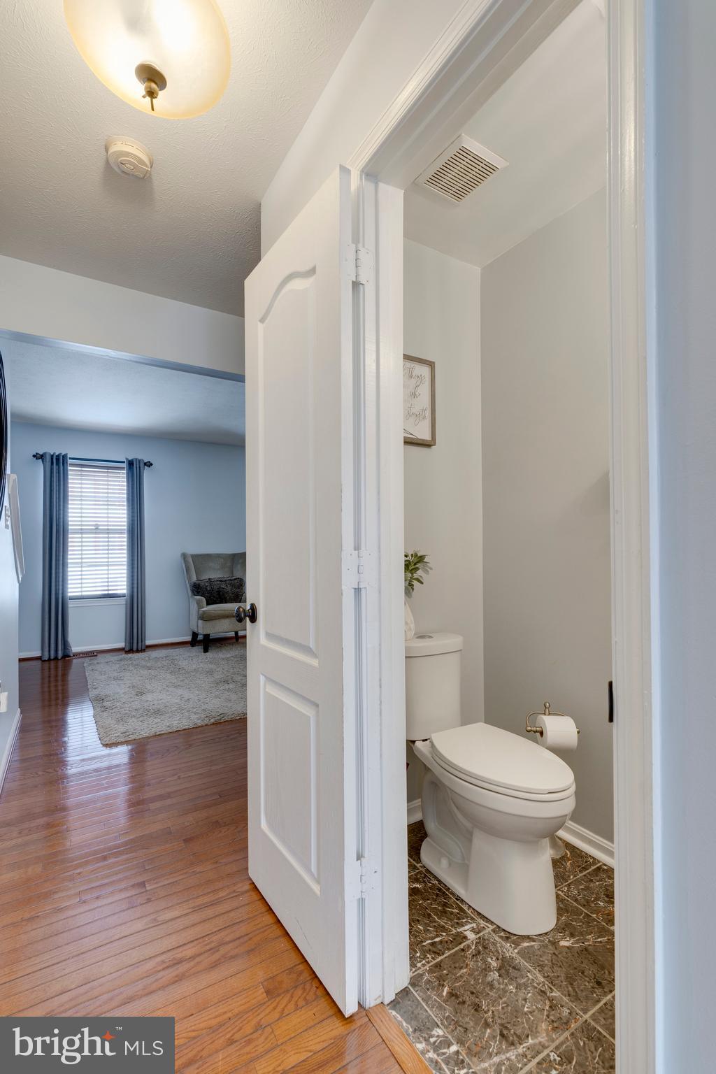 SOUTH HAMPTON - Residential