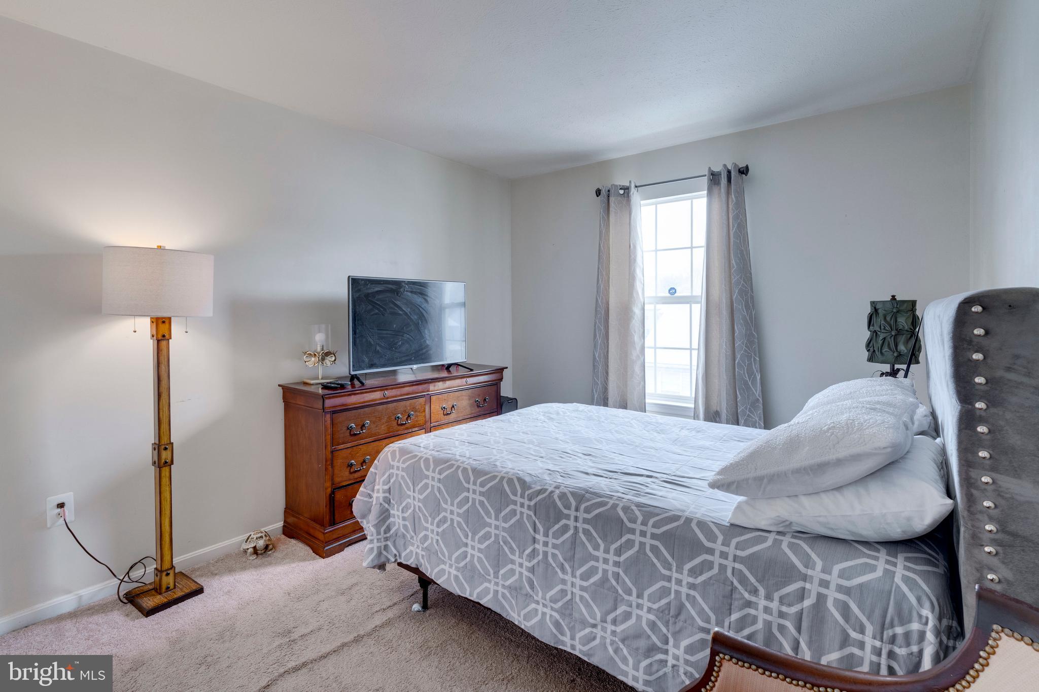 SOUTH HAMPTON - Residential