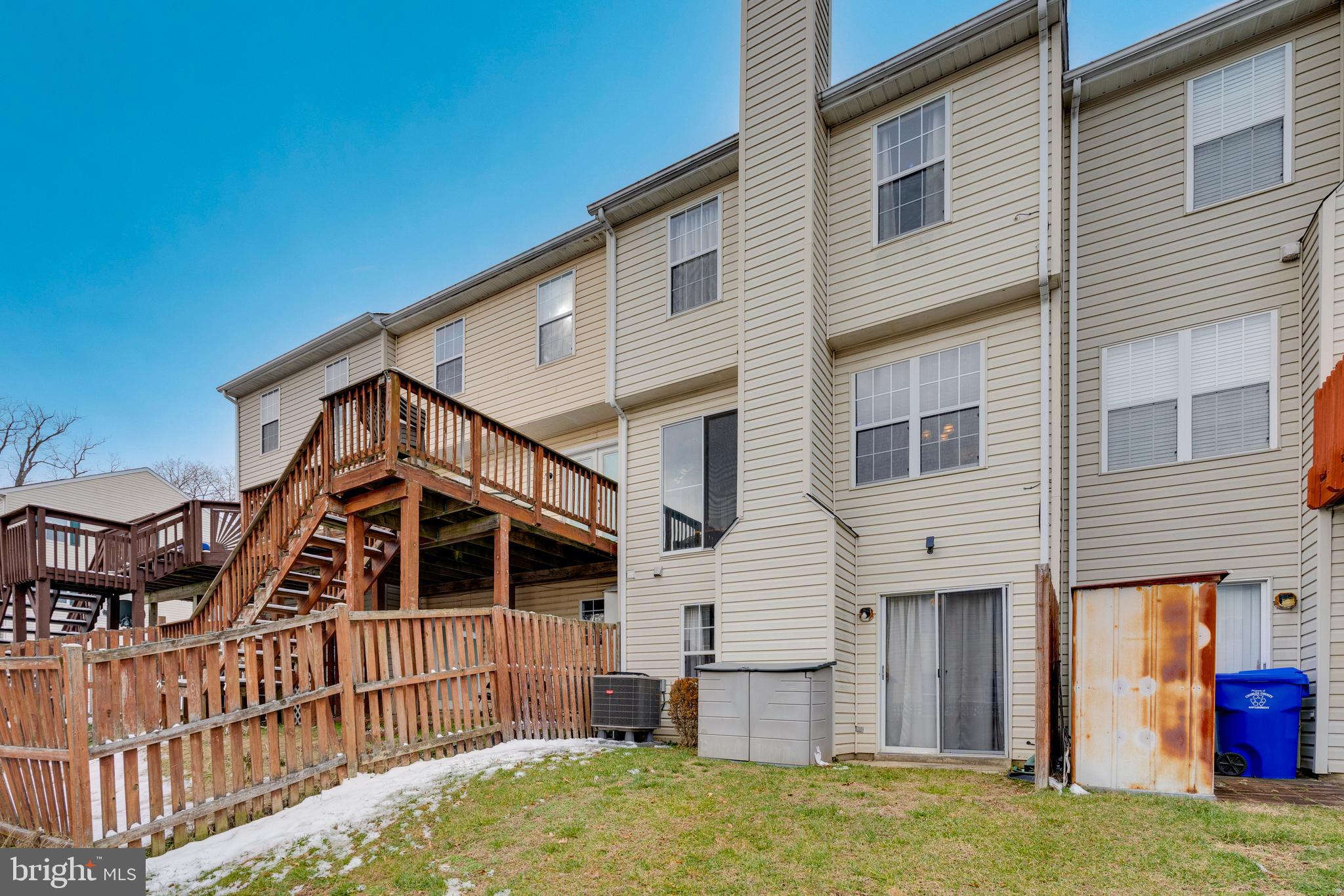 SOUTH HAMPTON - Residential