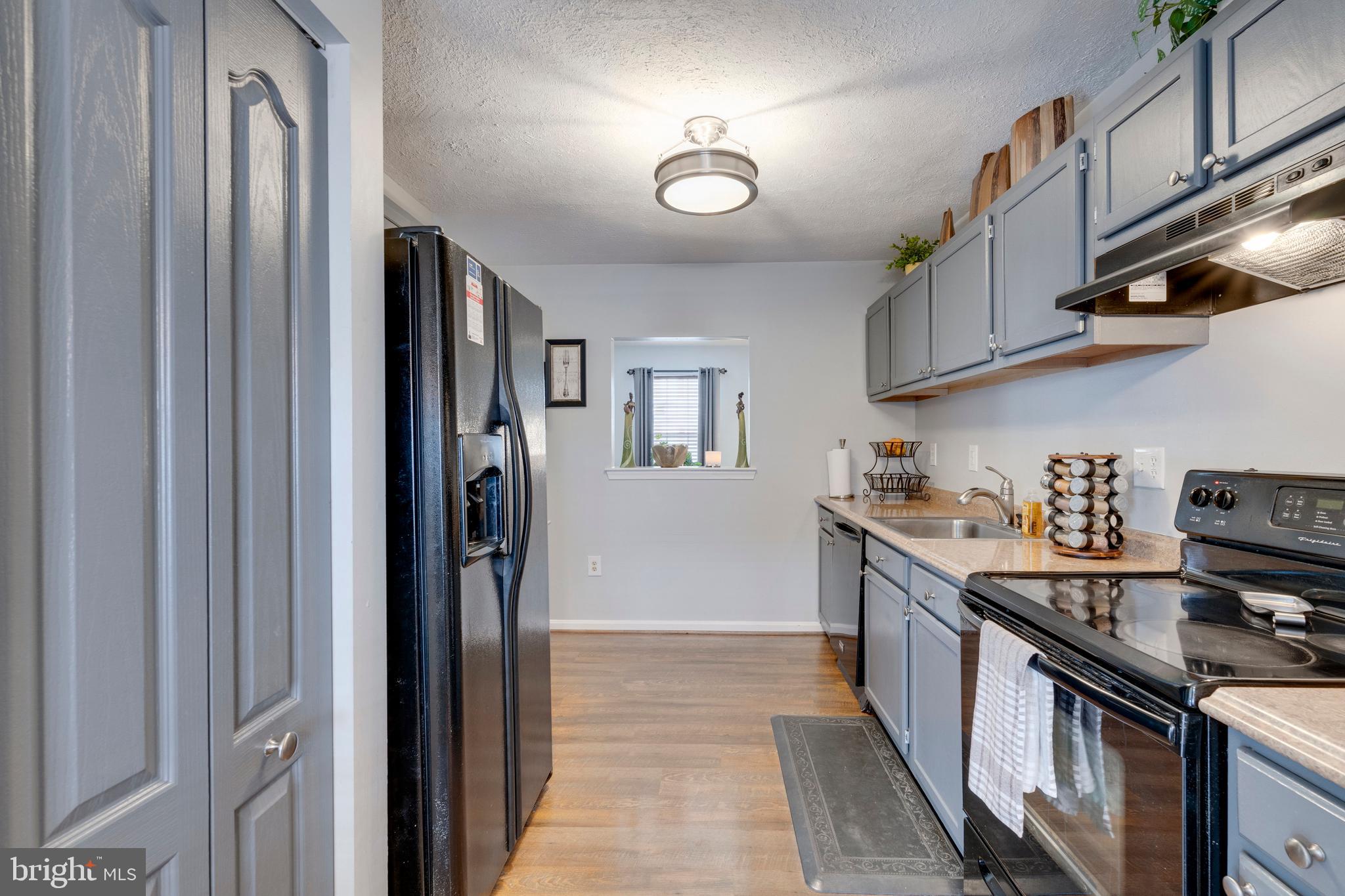 SOUTH HAMPTON - Residential