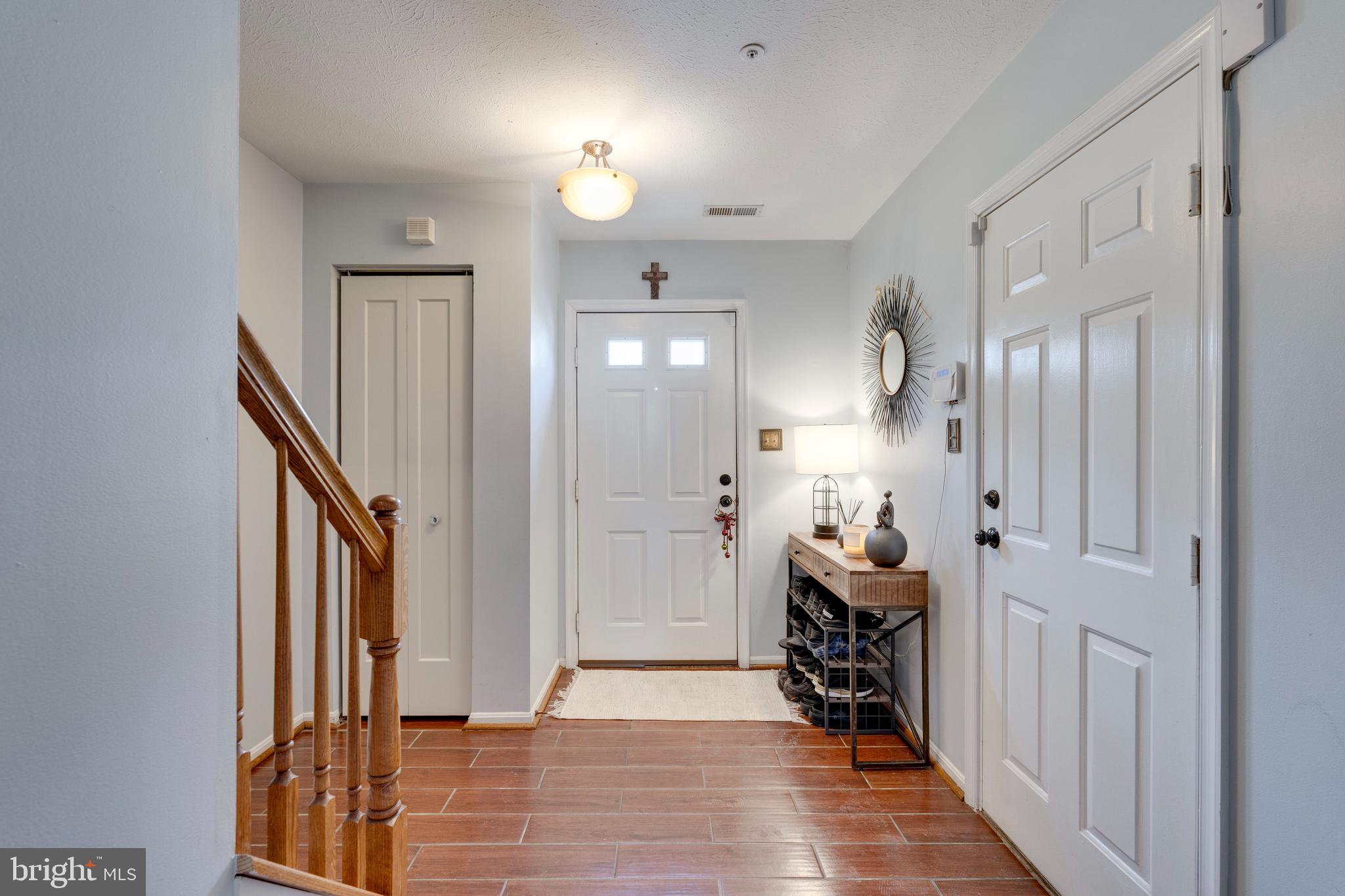 SOUTH HAMPTON - Residential