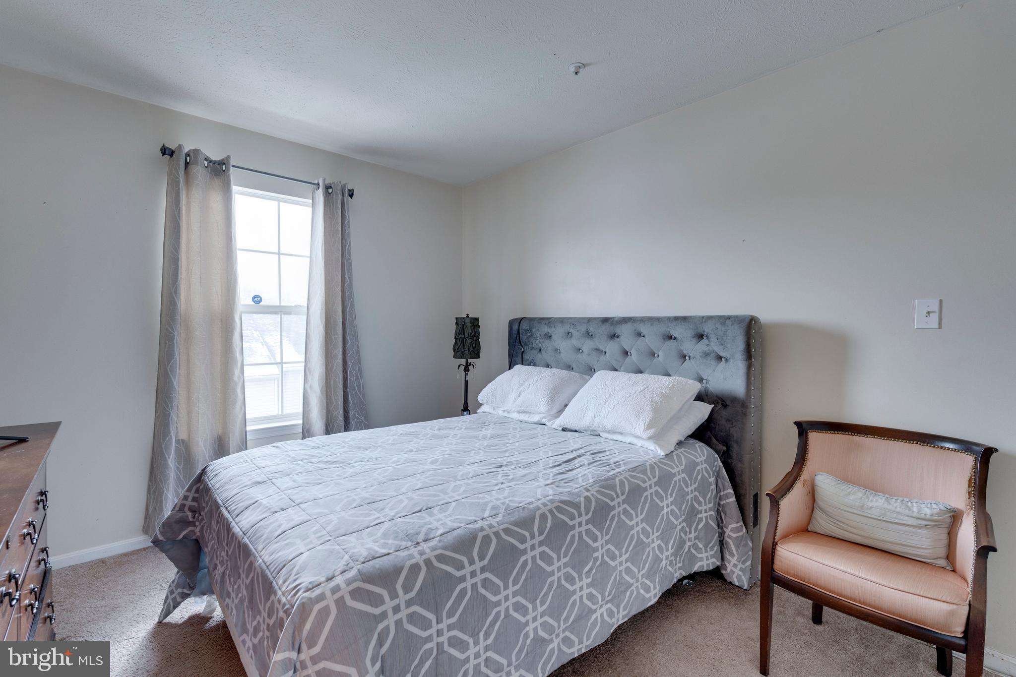 SOUTH HAMPTON - Residential