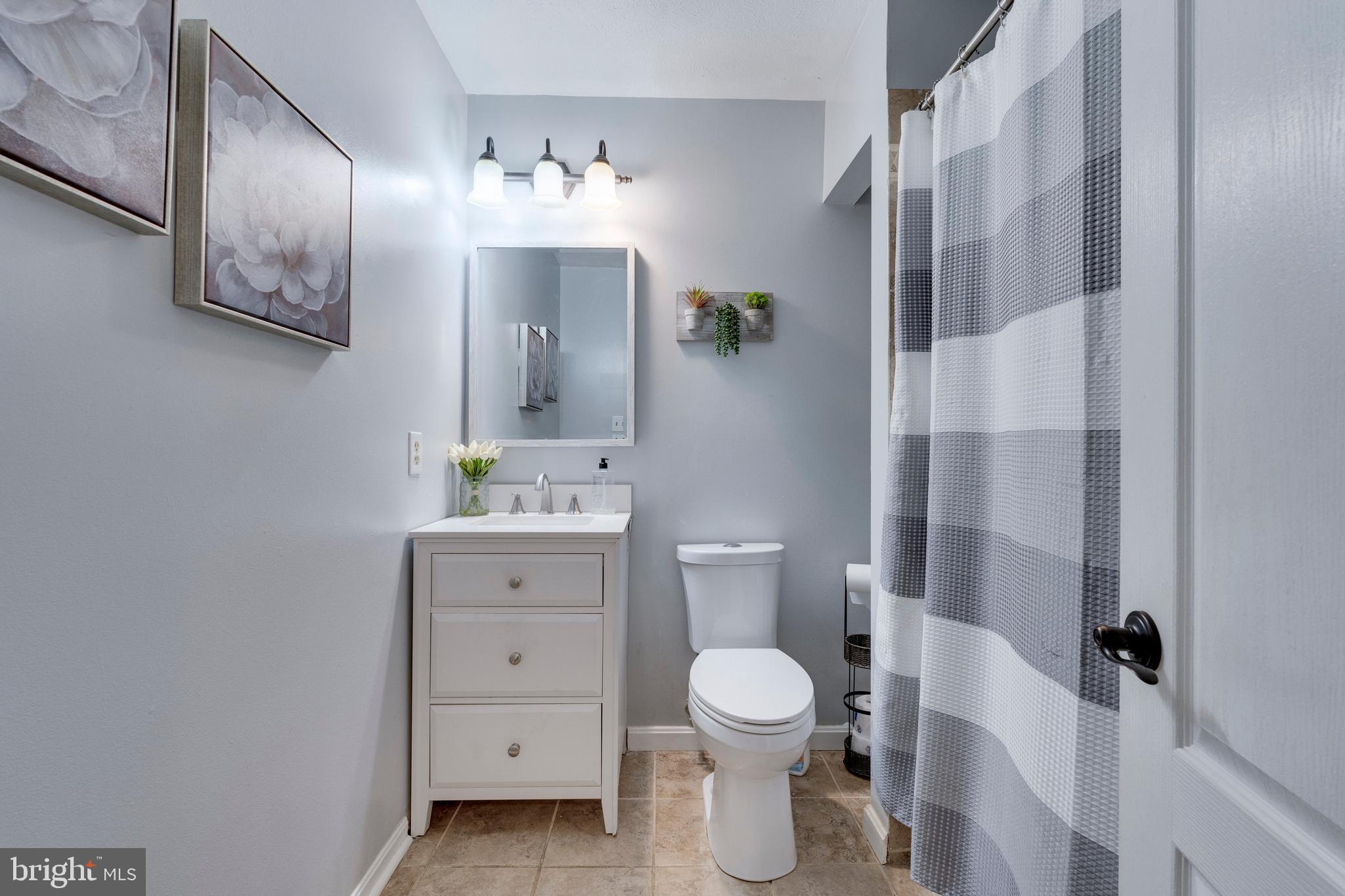 SOUTH HAMPTON - Residential