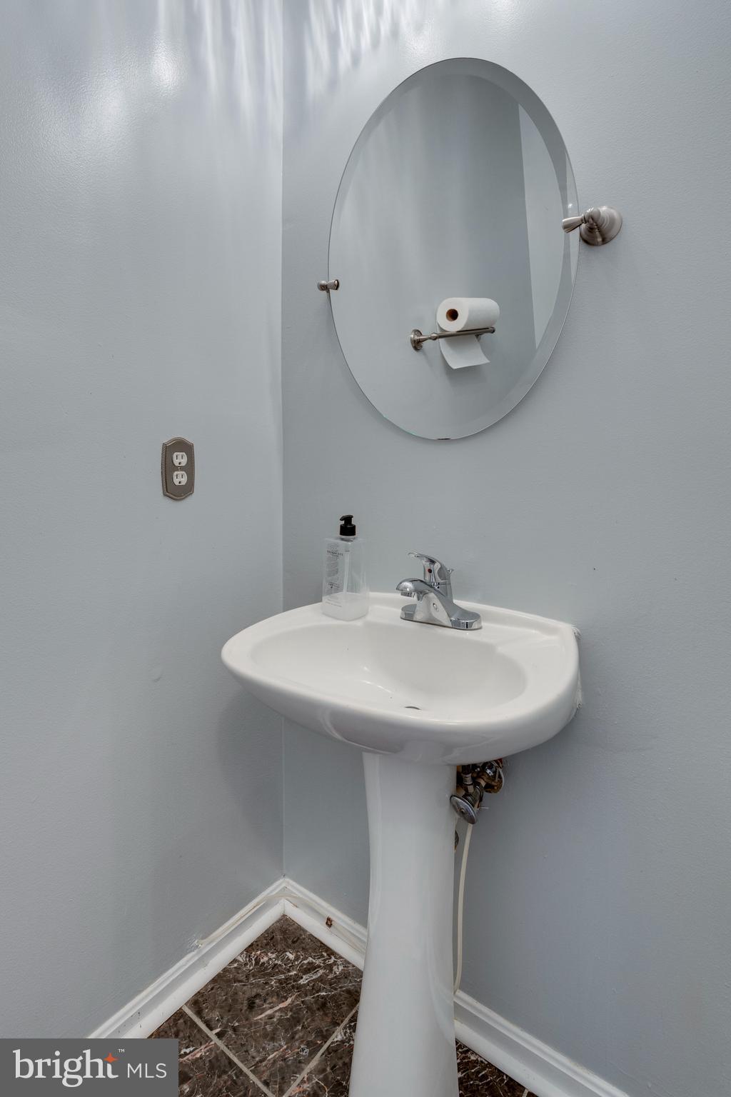 SOUTH HAMPTON - Residential