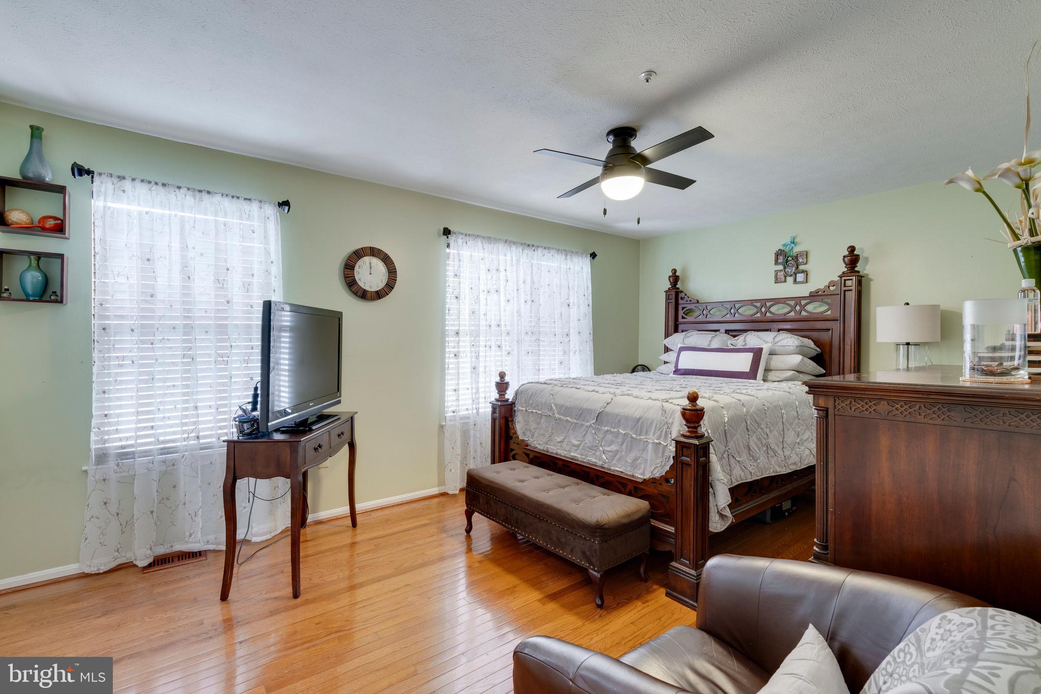 SOUTH HAMPTON - Residential