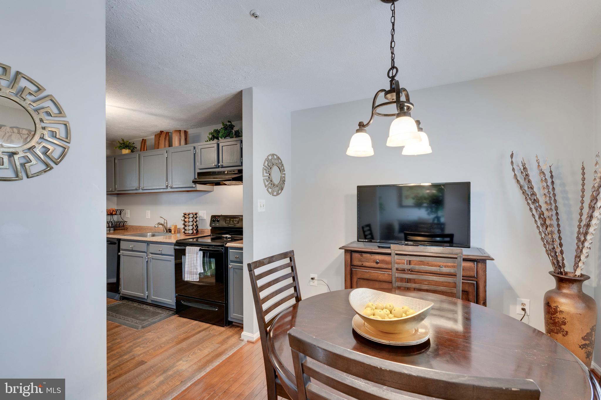 SOUTH HAMPTON - Residential