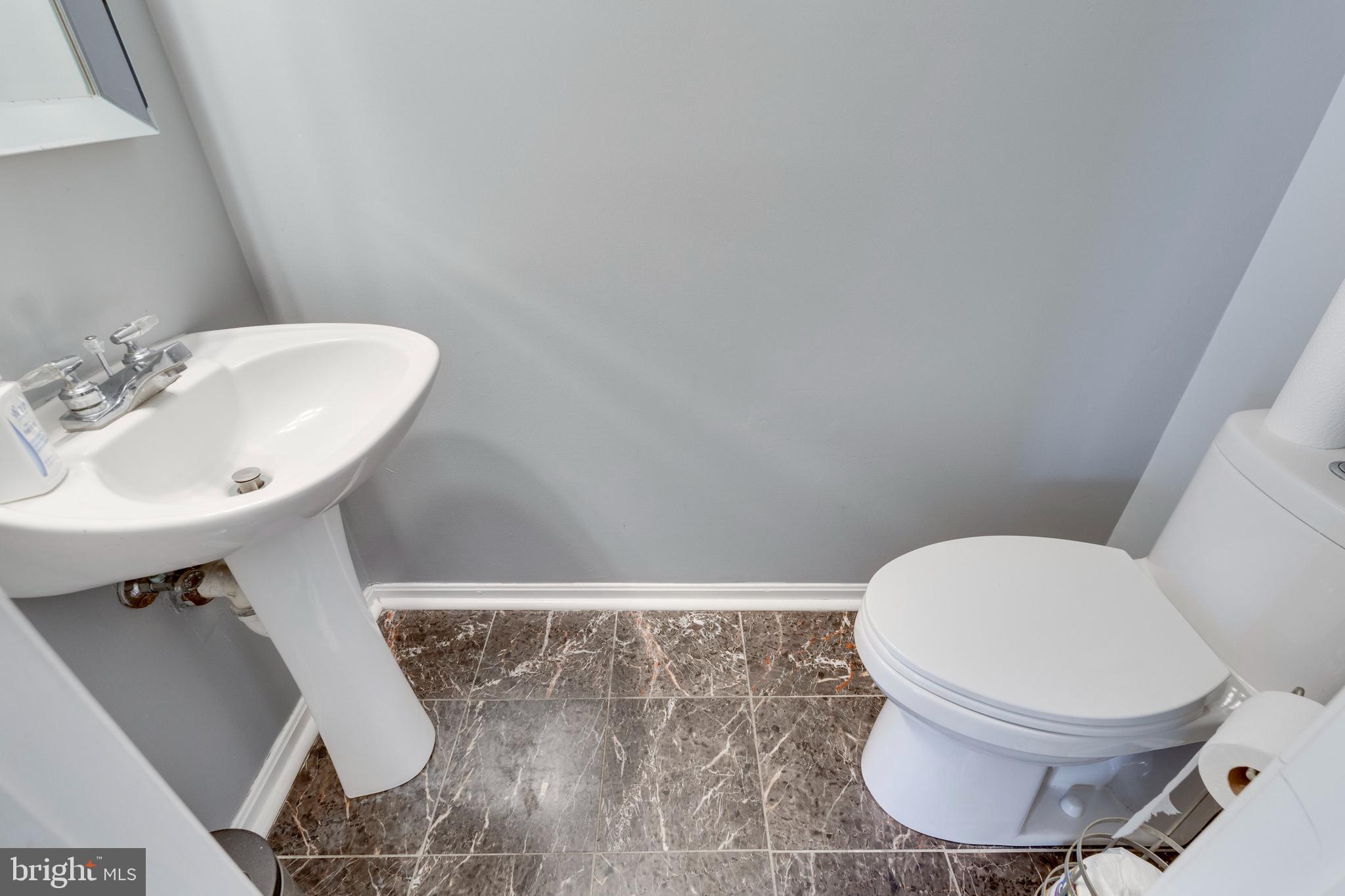 SOUTH HAMPTON - Residential