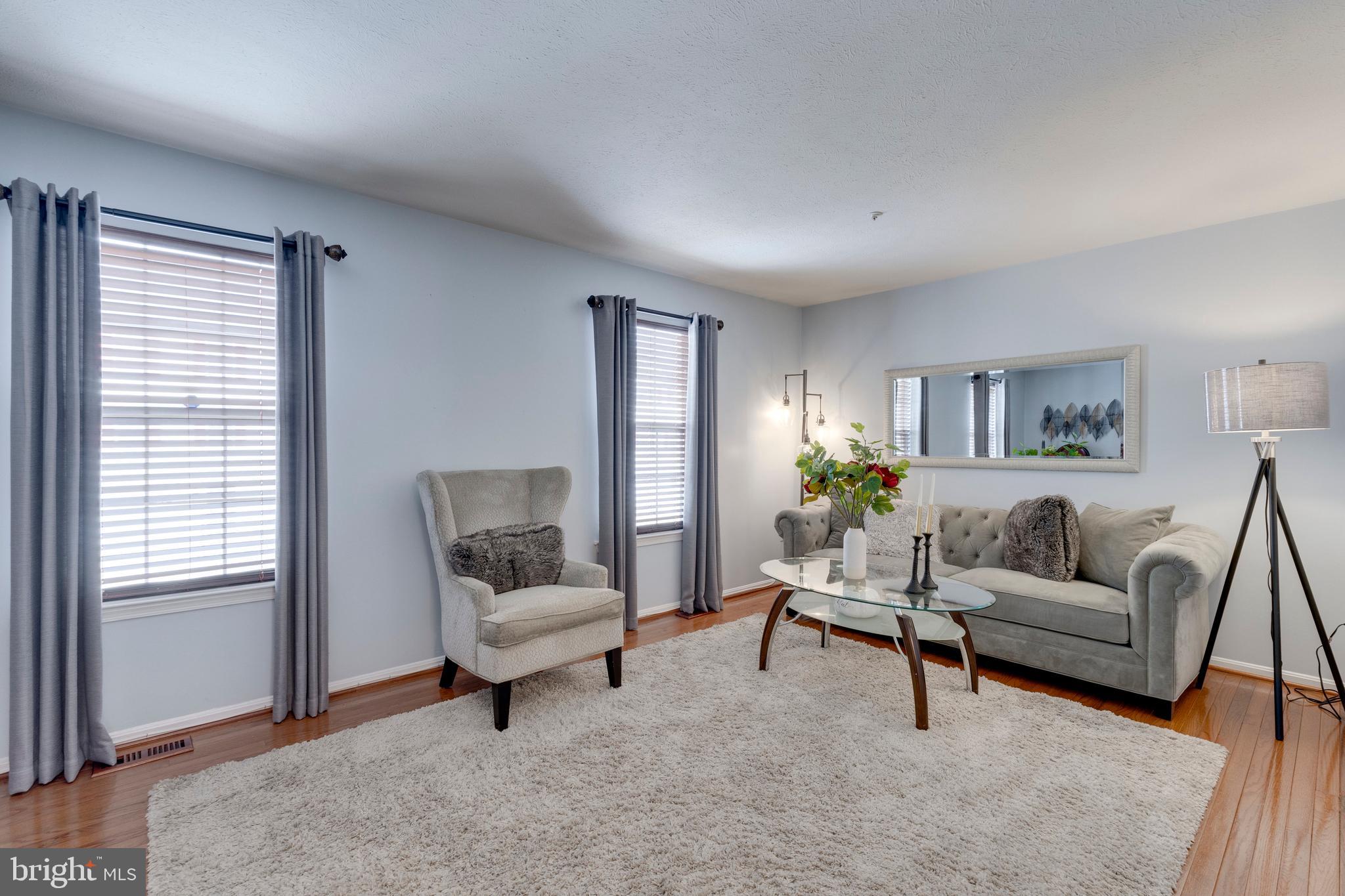 SOUTH HAMPTON - Residential