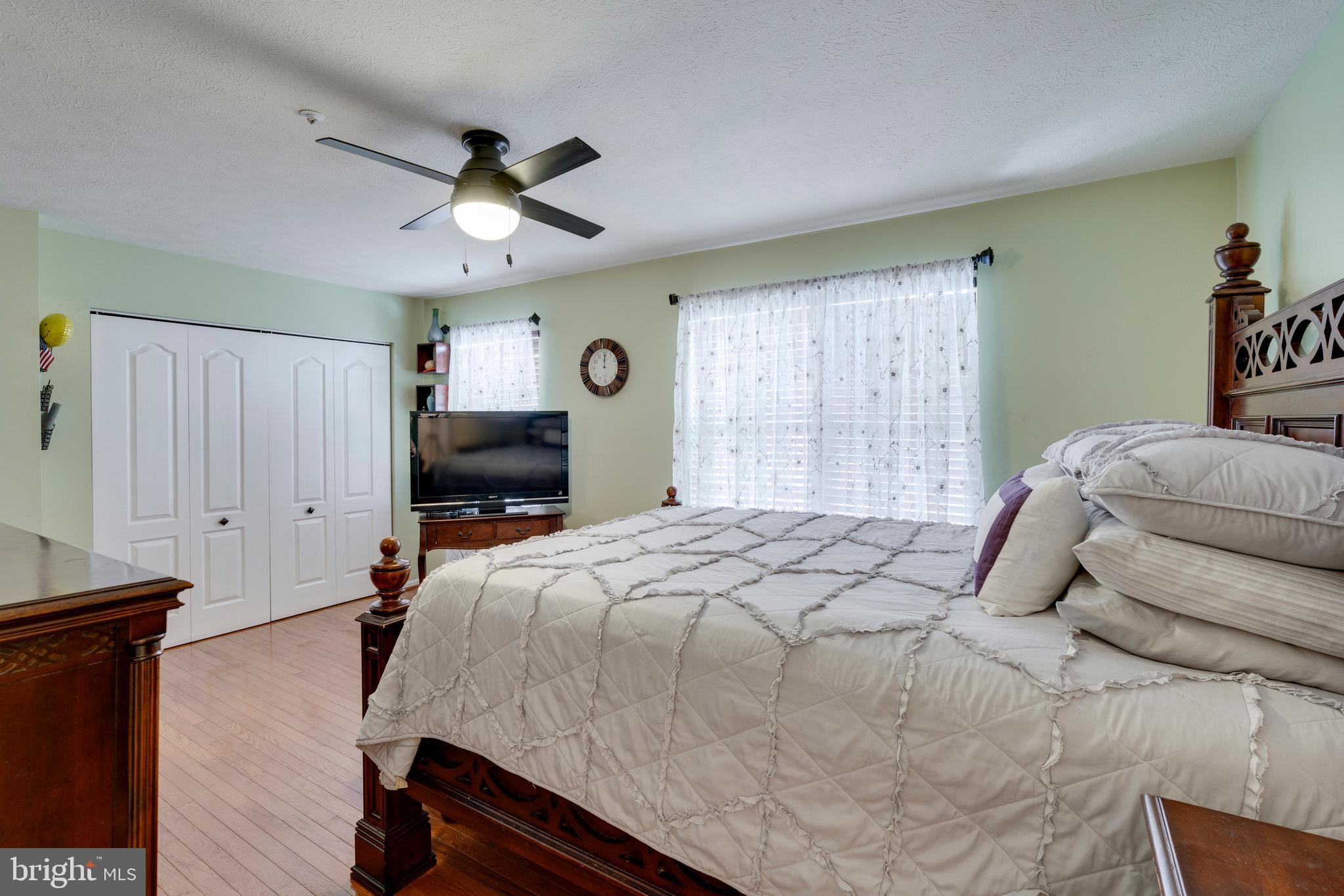 SOUTH HAMPTON - Residential