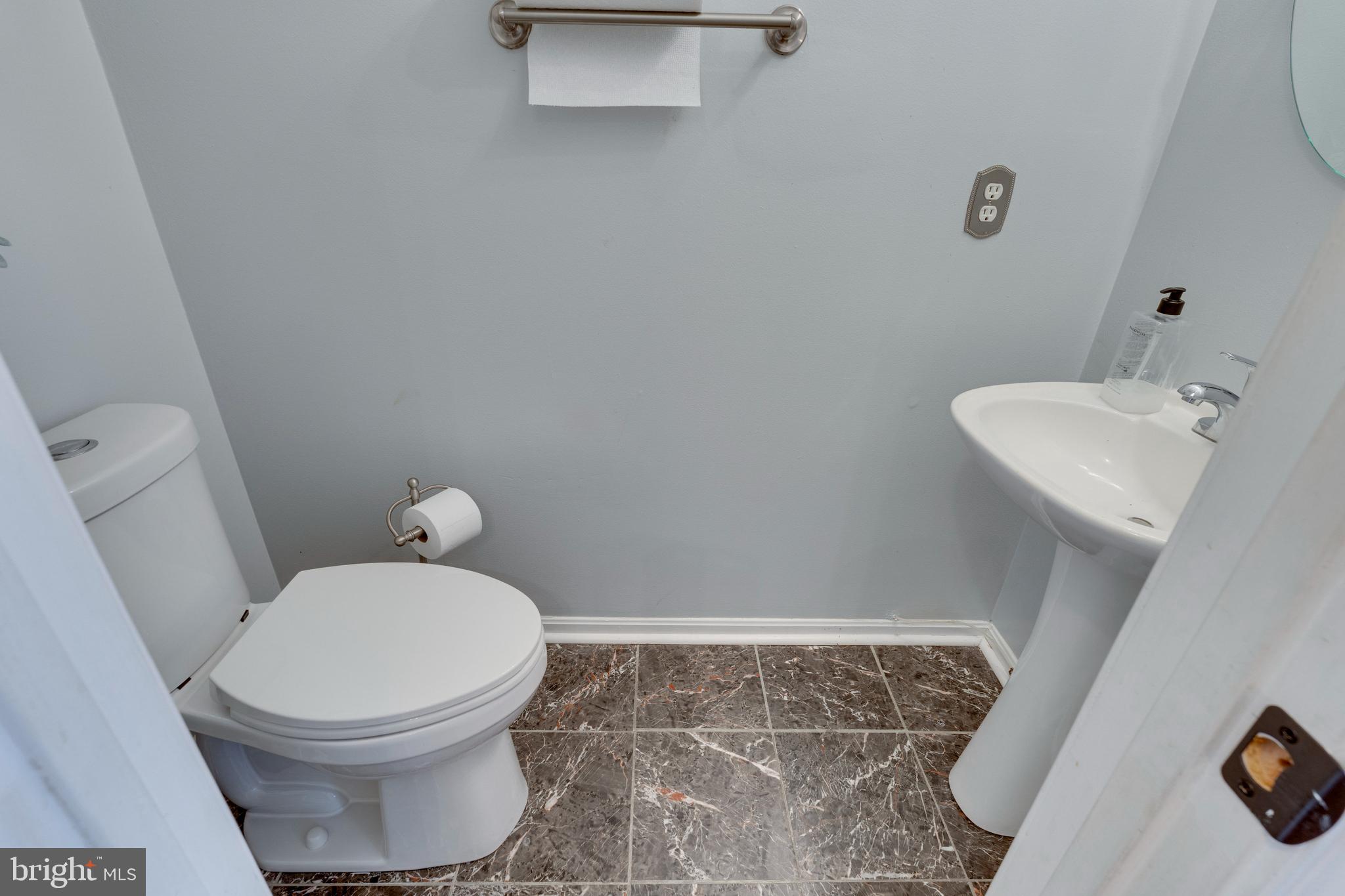 SOUTH HAMPTON - Residential