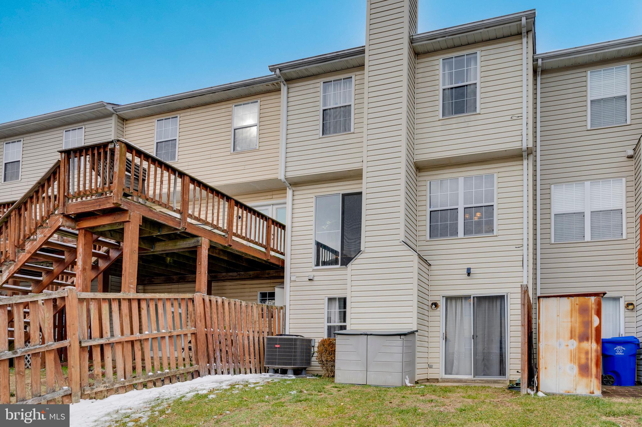 SOUTH HAMPTON - Residential