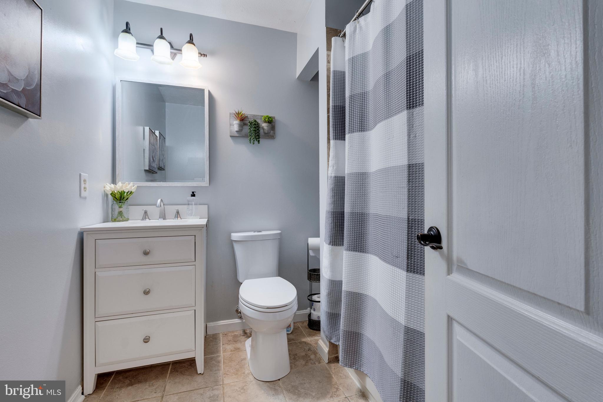 SOUTH HAMPTON - Residential