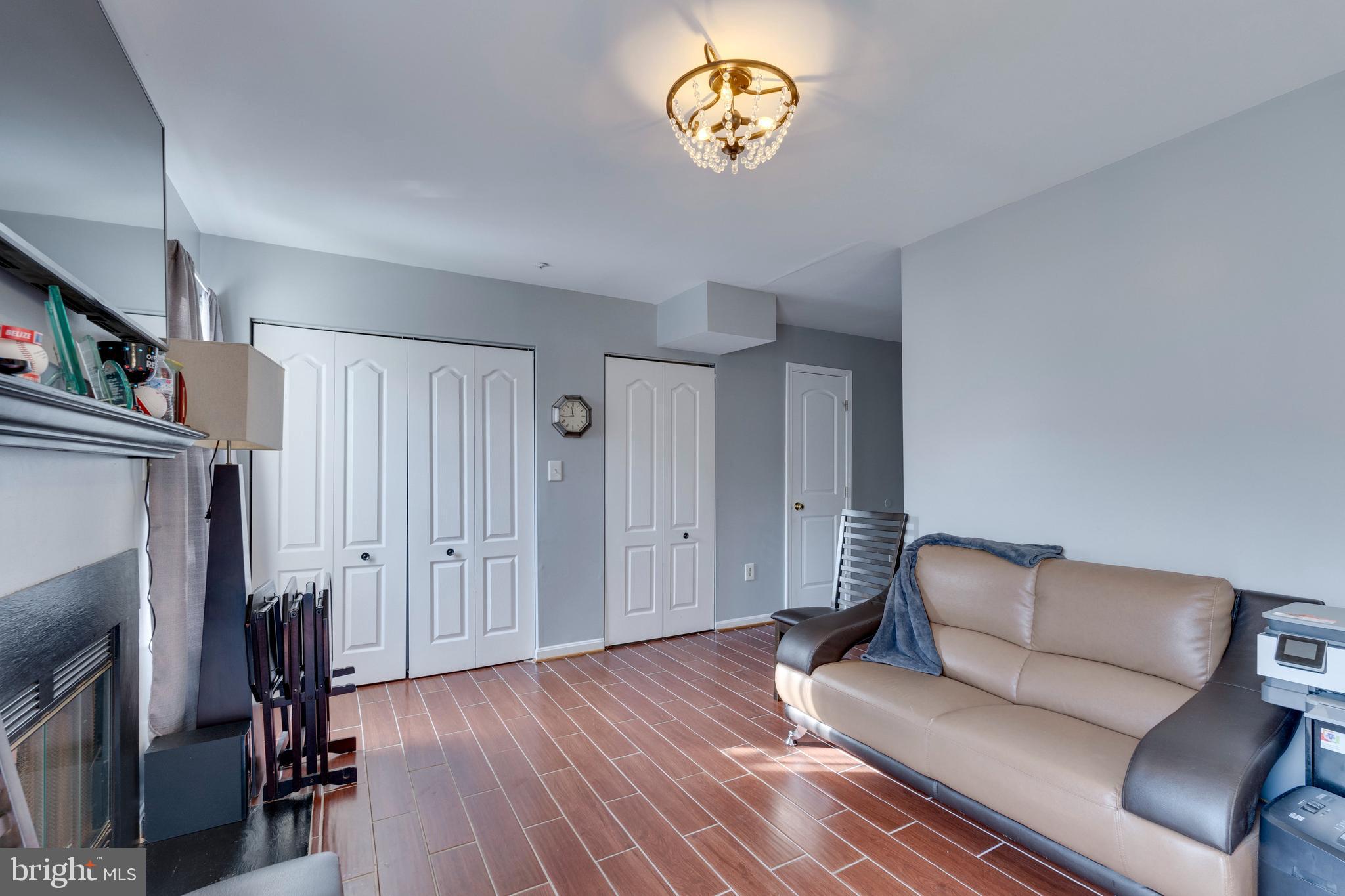 SOUTH HAMPTON - Residential