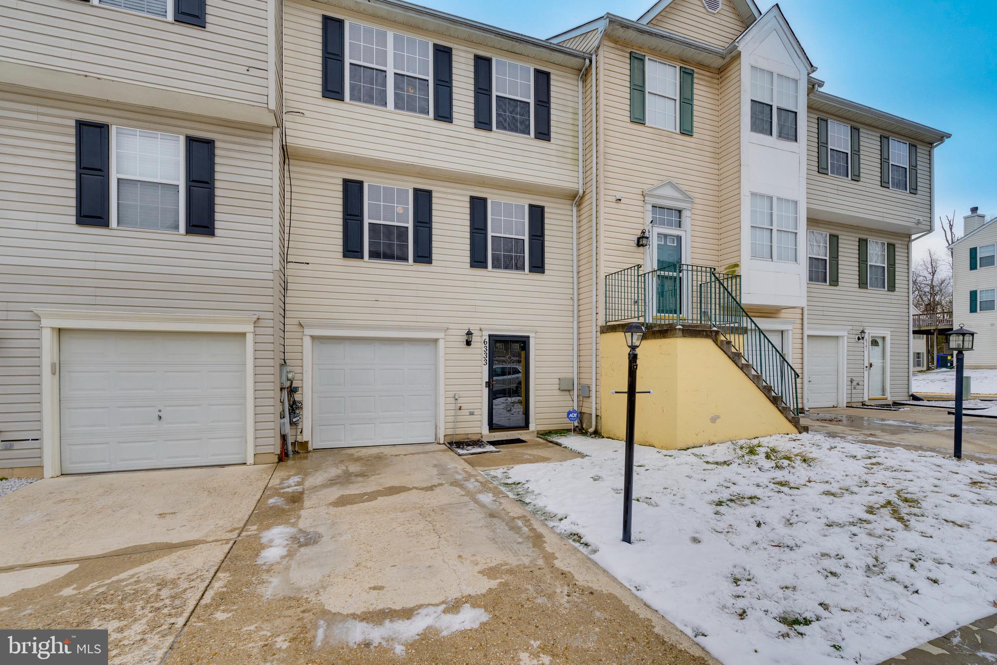 SOUTH HAMPTON - Residential