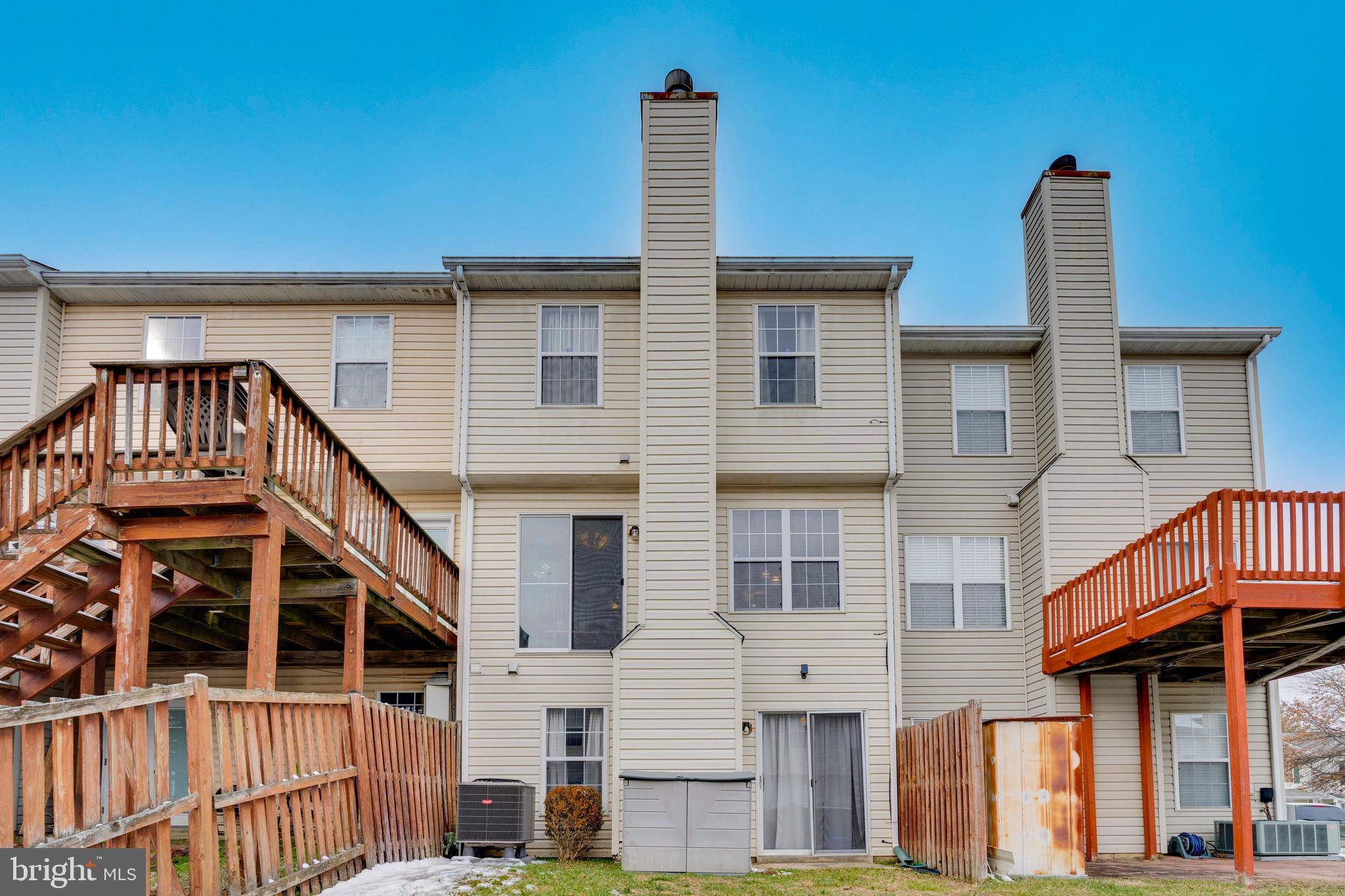 SOUTH HAMPTON - Residential