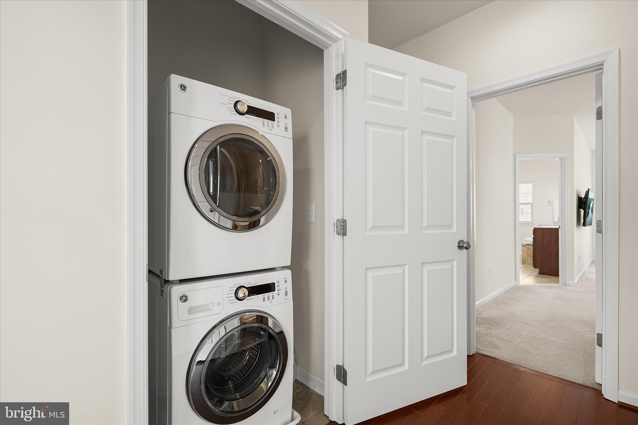 MAYFAIR - Residential