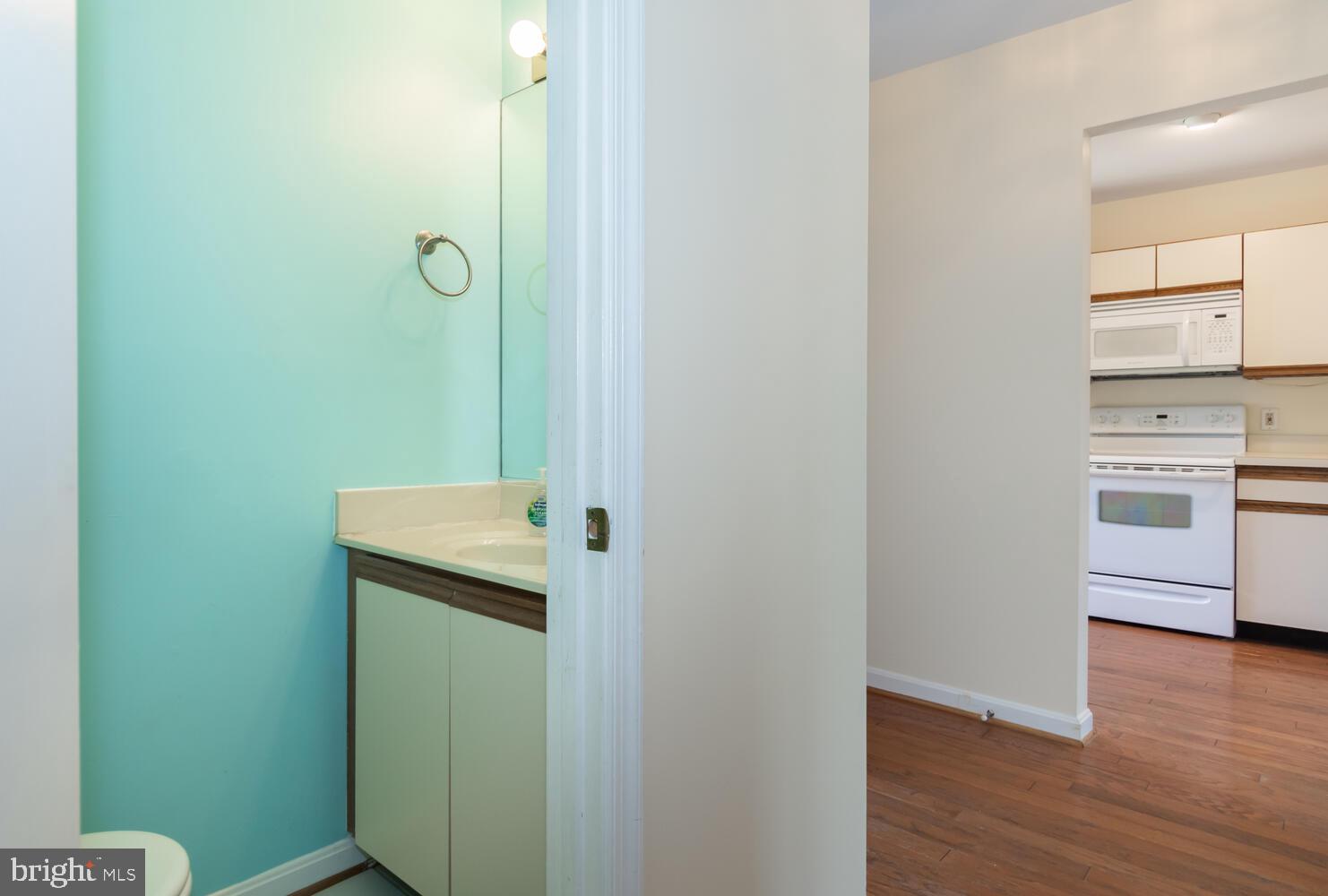 THOMPSON CREEK CONDOS - Residential