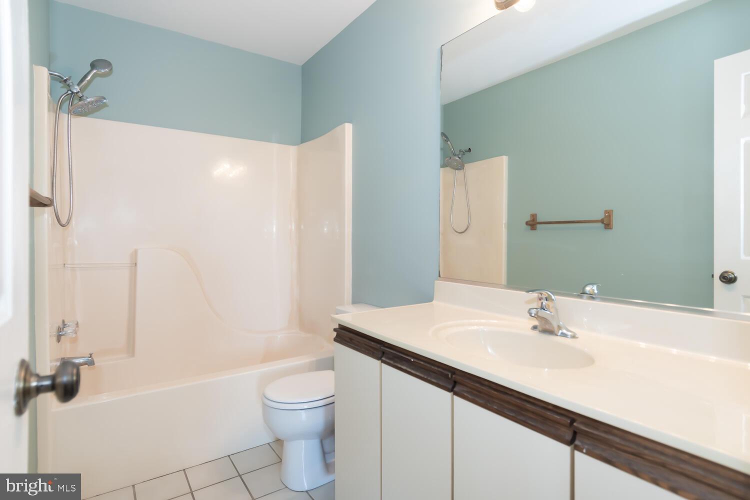 THOMPSON CREEK CONDOS - Residential