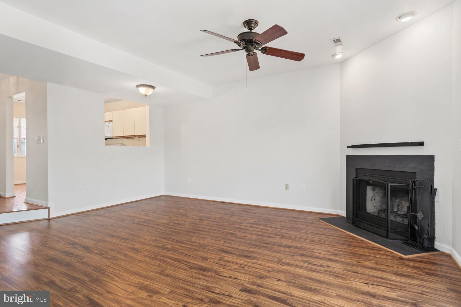 THOMPSON CREEK CONDOS - Residential