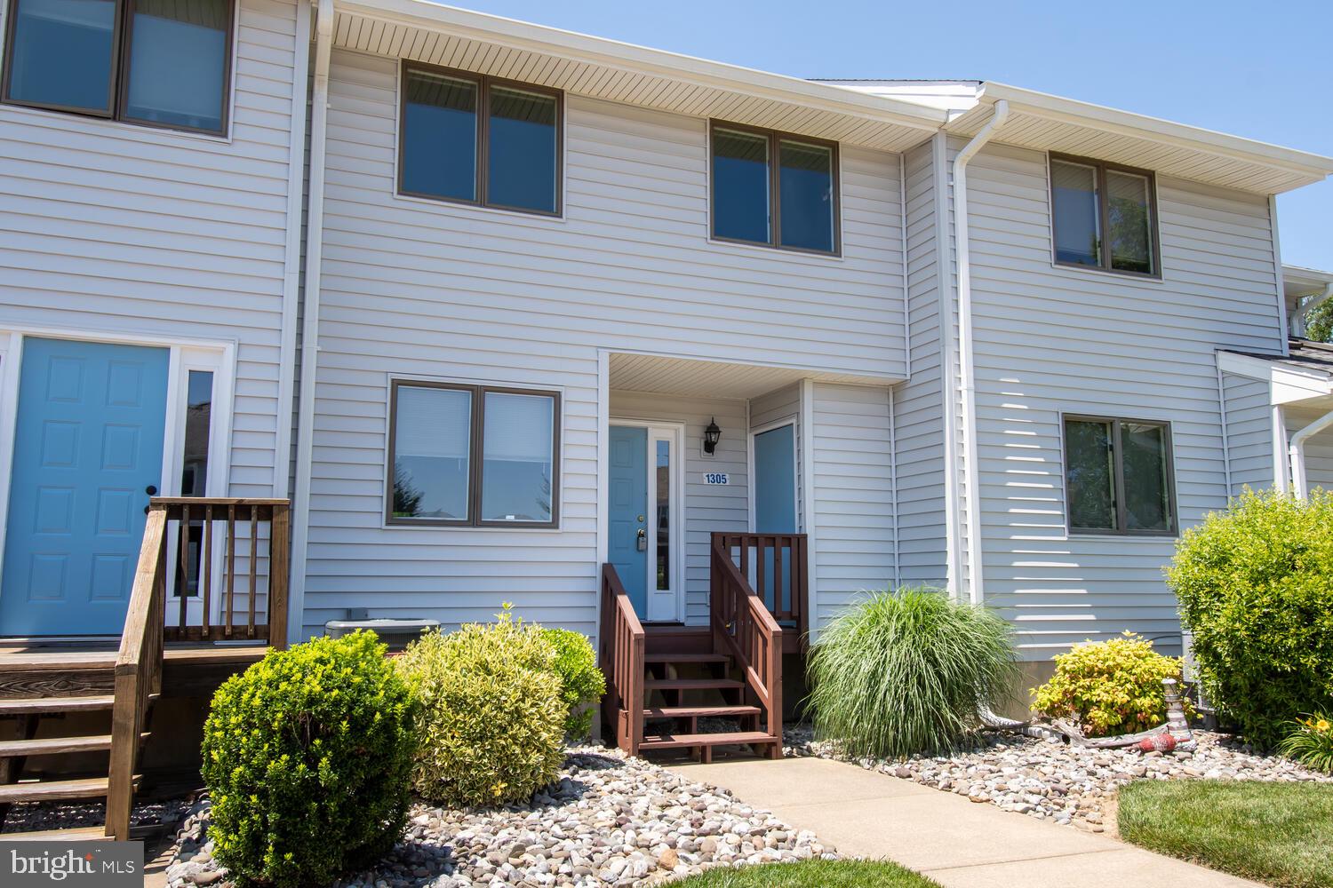 THOMPSON CREEK CONDOS - Residential