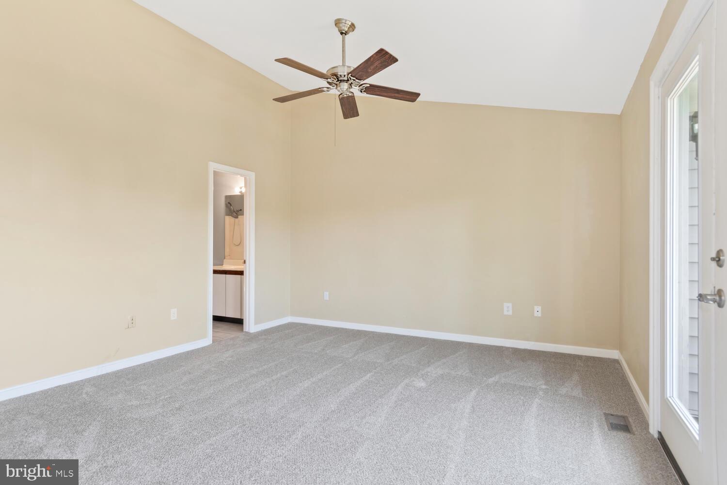 THOMPSON CREEK CONDOS - Residential