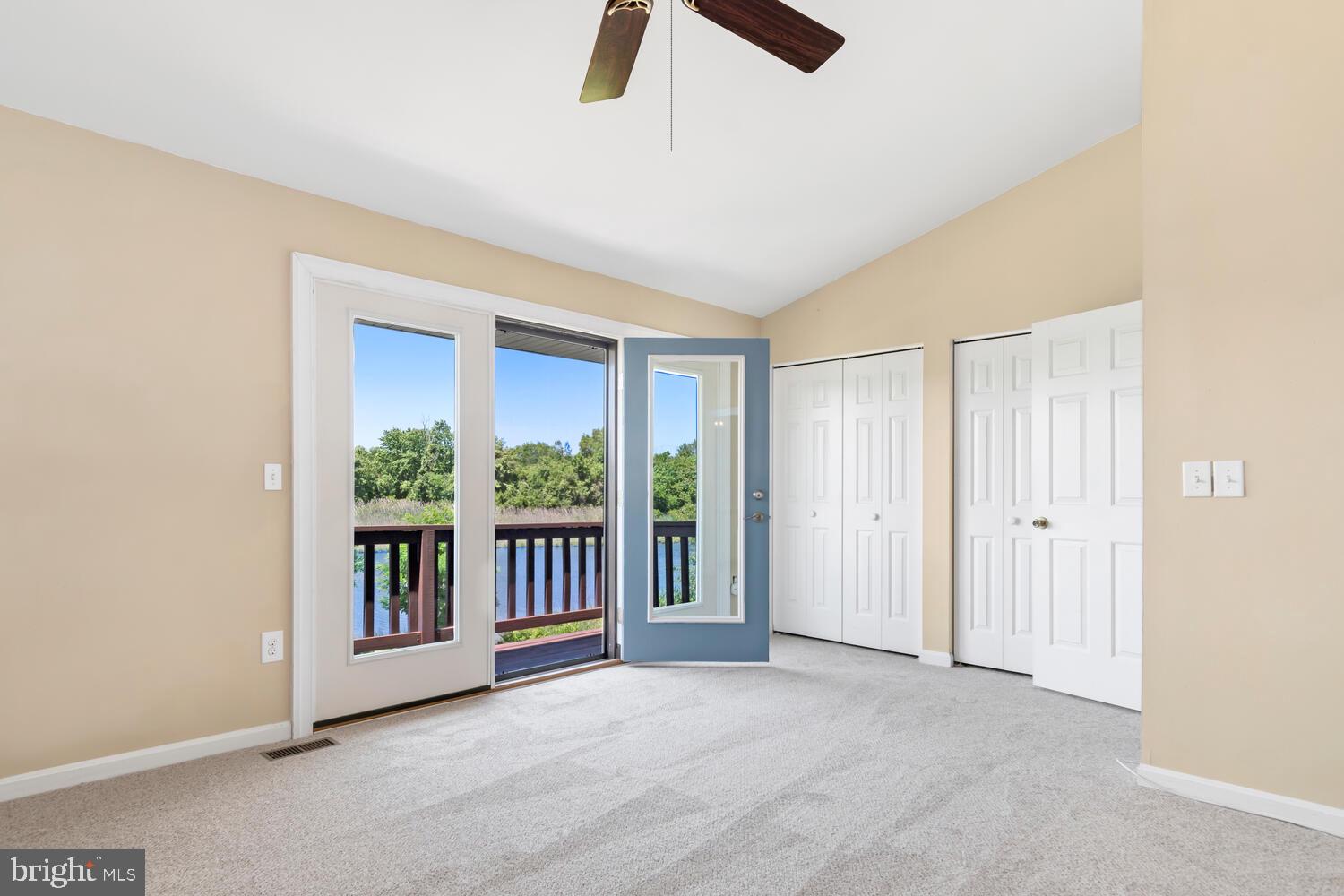 THOMPSON CREEK CONDOS - Residential