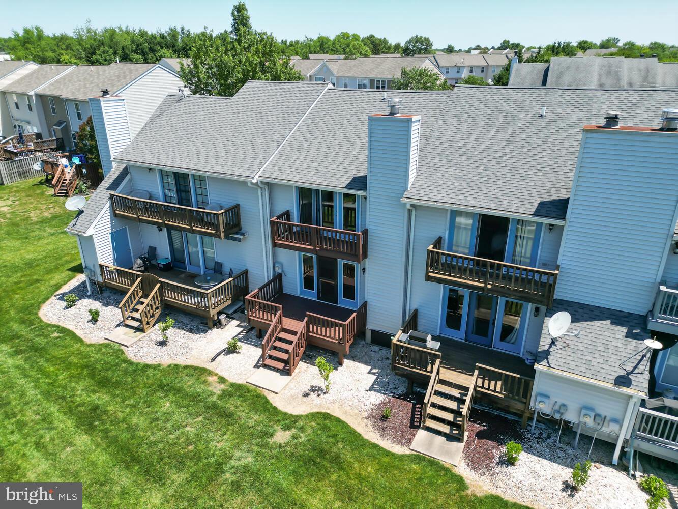 THOMPSON CREEK CONDOS - Residential