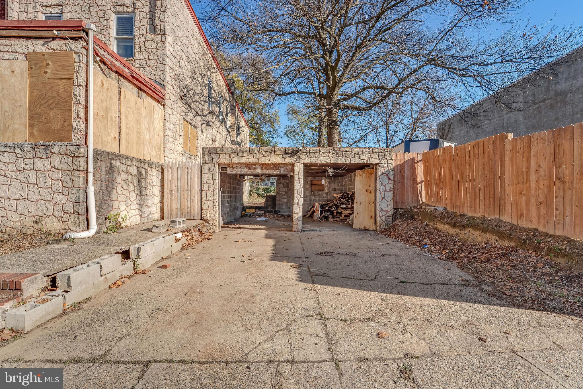 1326 PRINCESS AVENUE