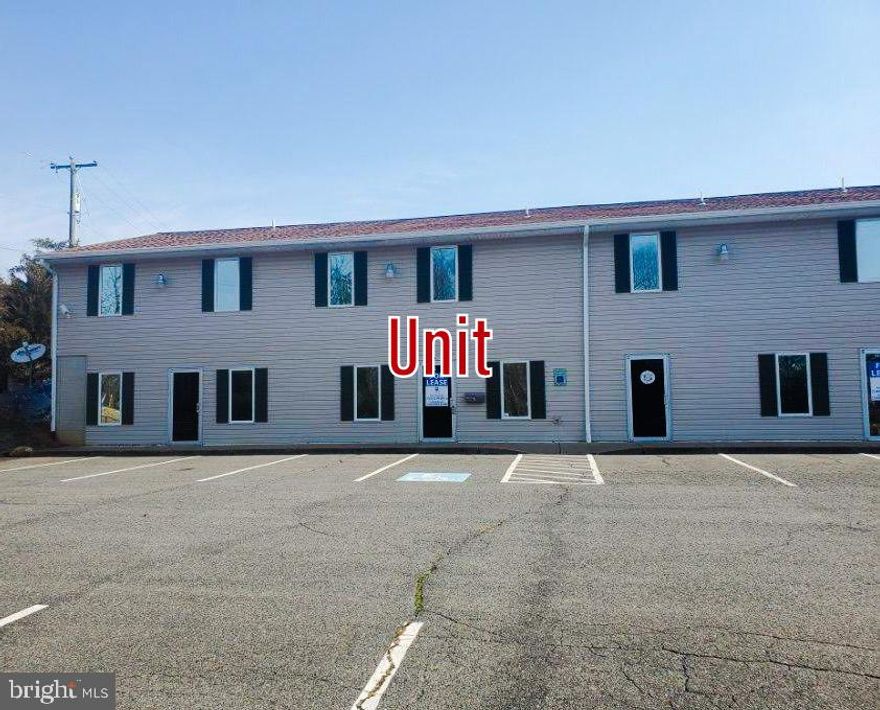 Former Journal Press office space available for Lease.  2 restrooms, 3 entrances.  Large built-in bullpen area can be removed if needed.  Ample parking and easy to find, located on Kings Highway minutes from King George Courthouse and close proximity to Rt 301, Dahlgren and Colonial Beach.