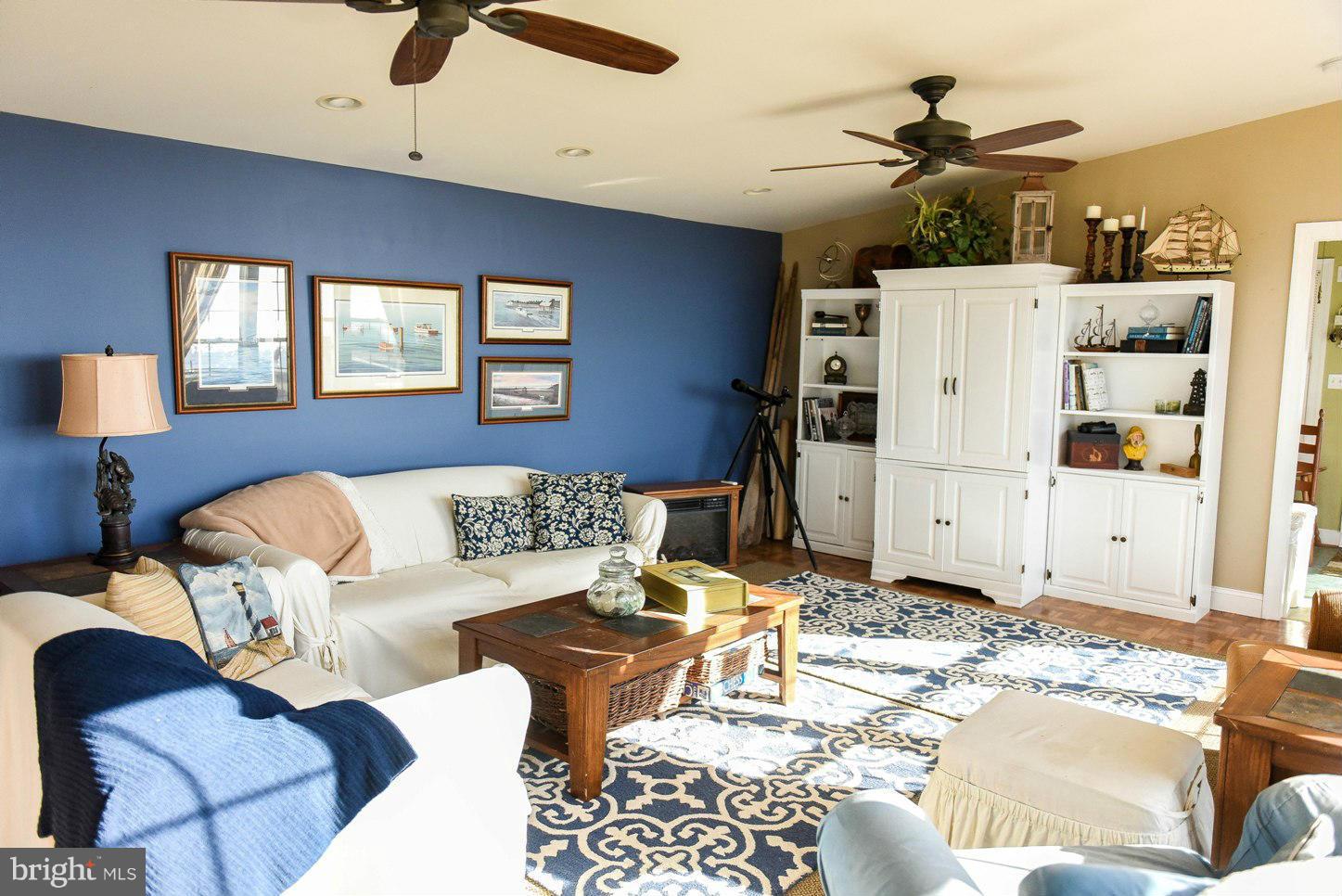 CORNFIELD HARBOR - Residential