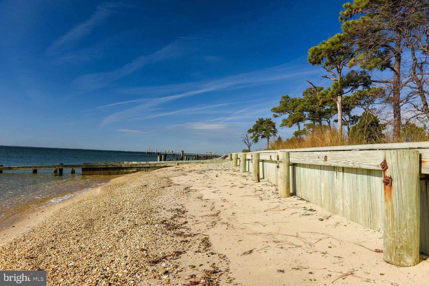 CORNFIELD HARBOR - Residential