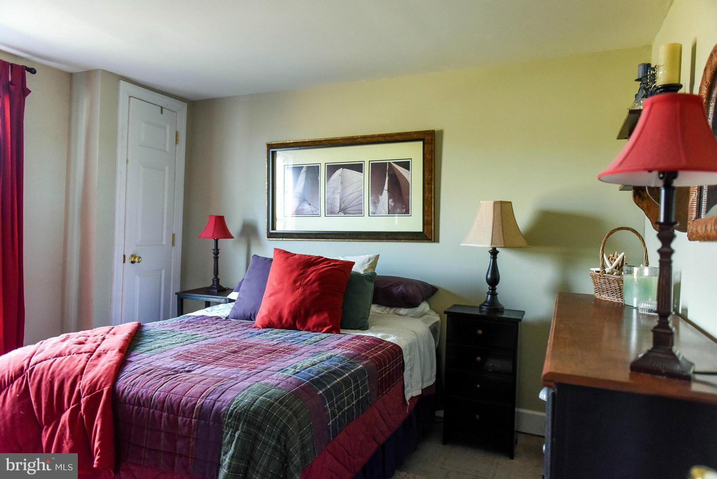 CORNFIELD HARBOR - Residential