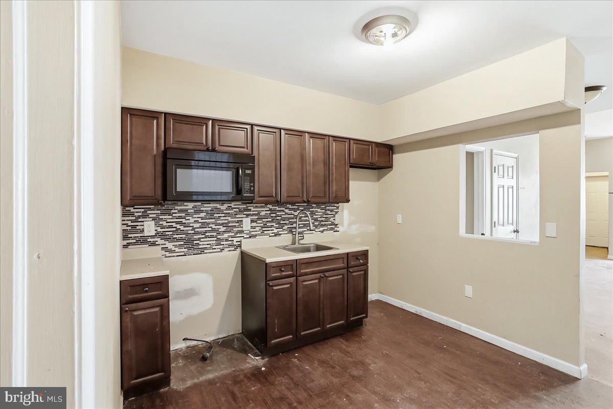 810 N PRESTON STREET