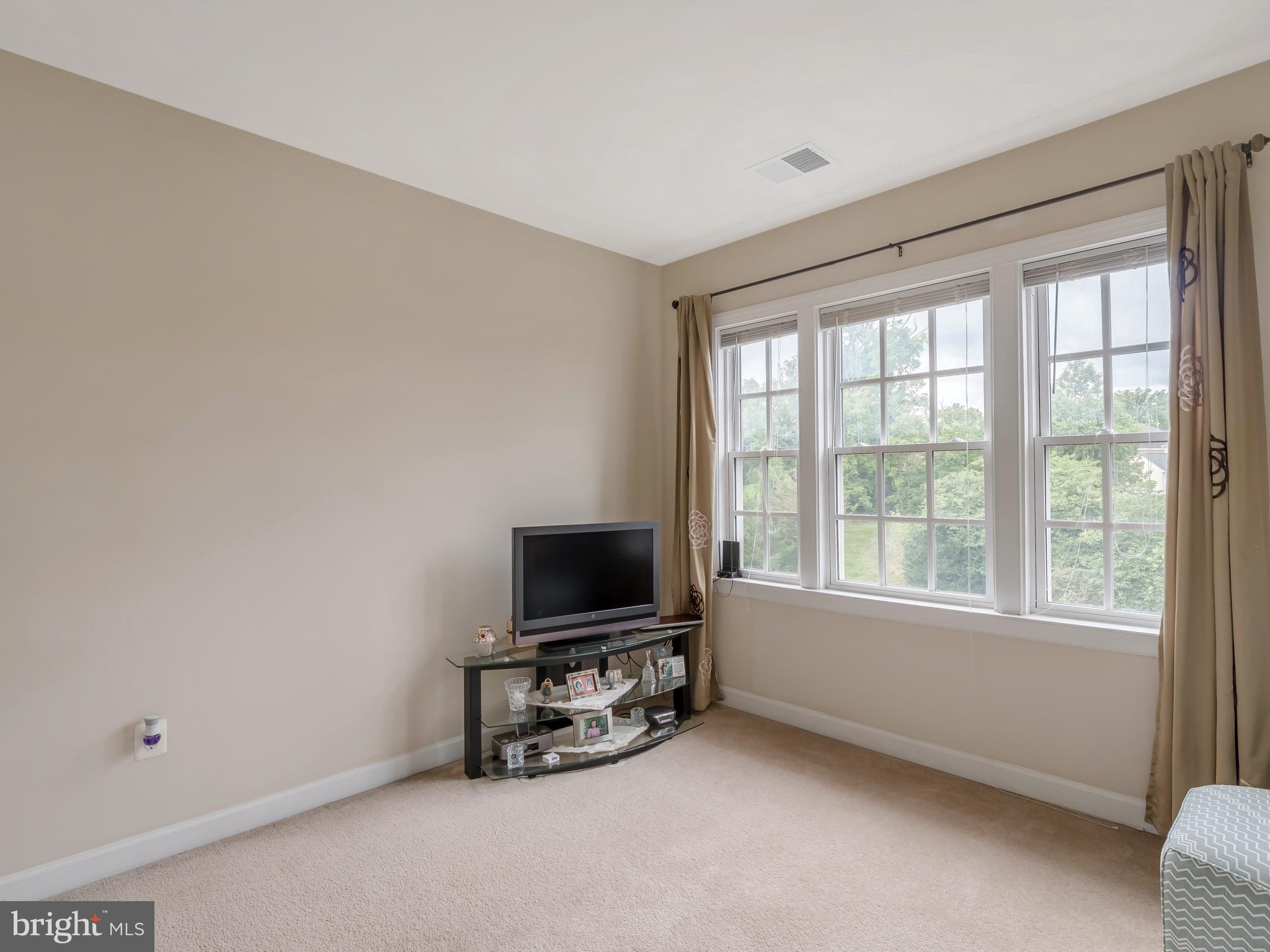 NEW BRISTOW VILLAGE - Residential