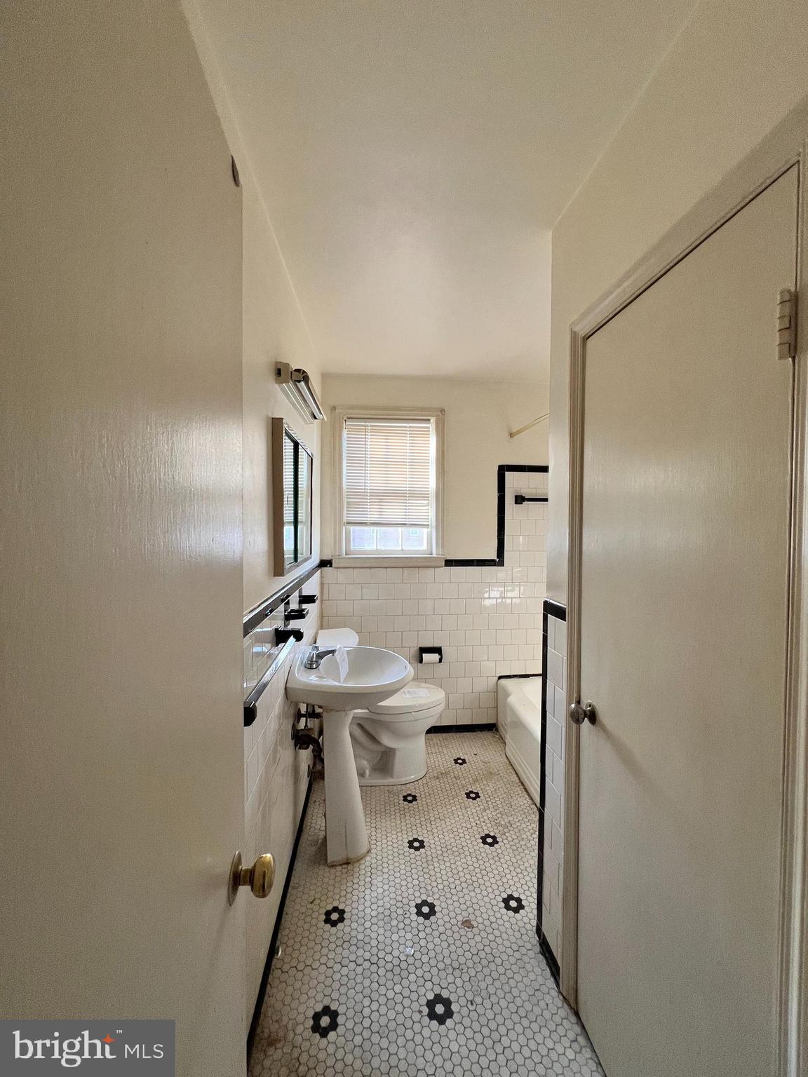 HAMILTON HILLS - Residential