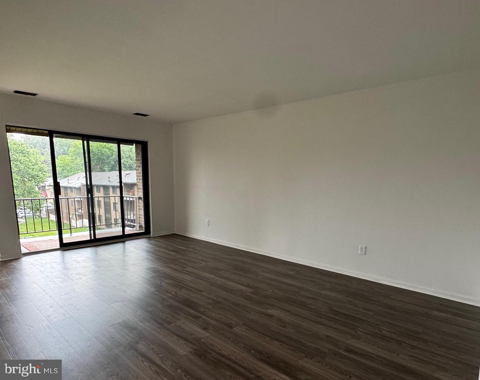 TREOVER CONDOMINIUM - Residential Lease