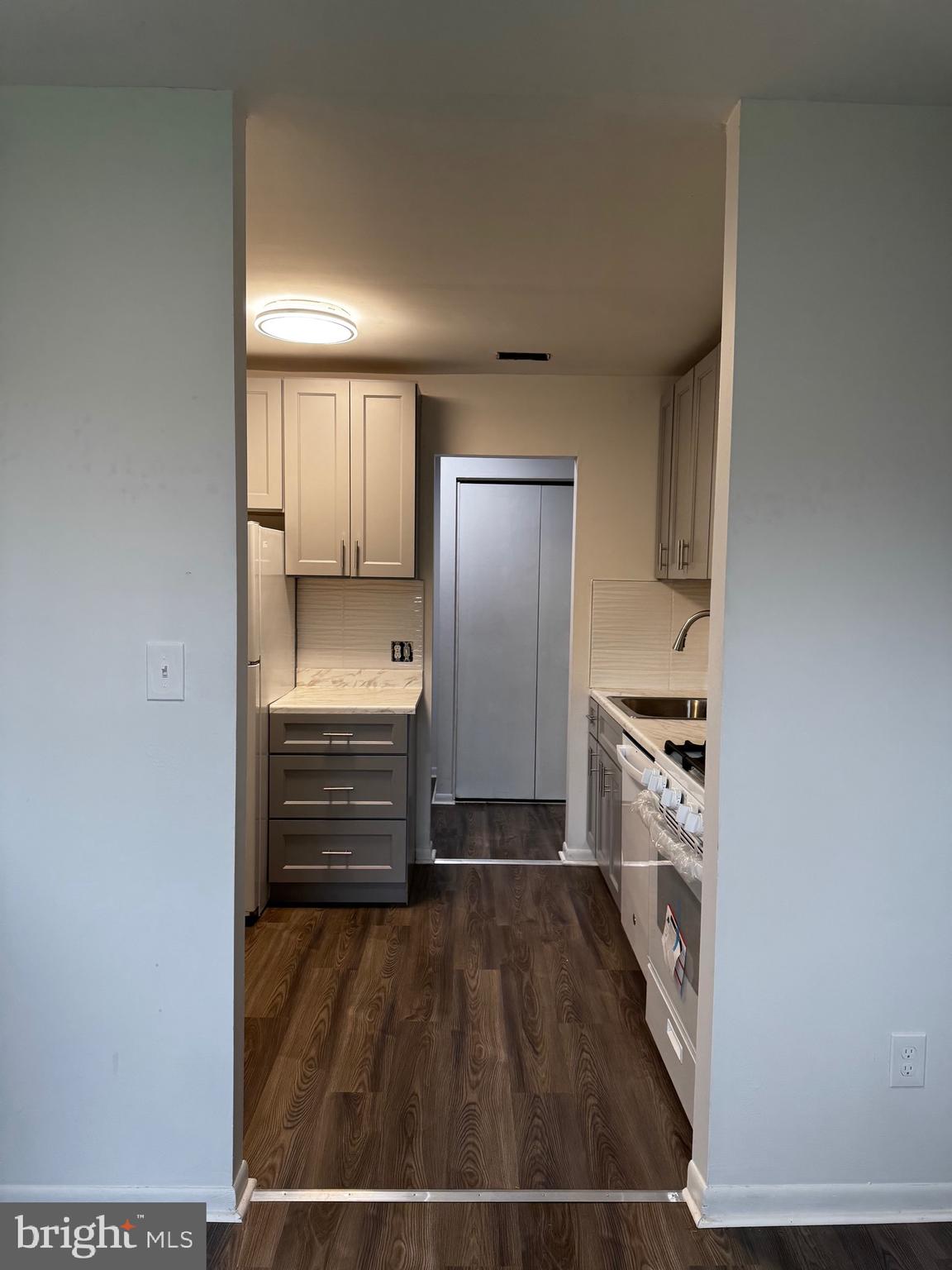 TREOVER CONDOMINIUM - Residential Lease