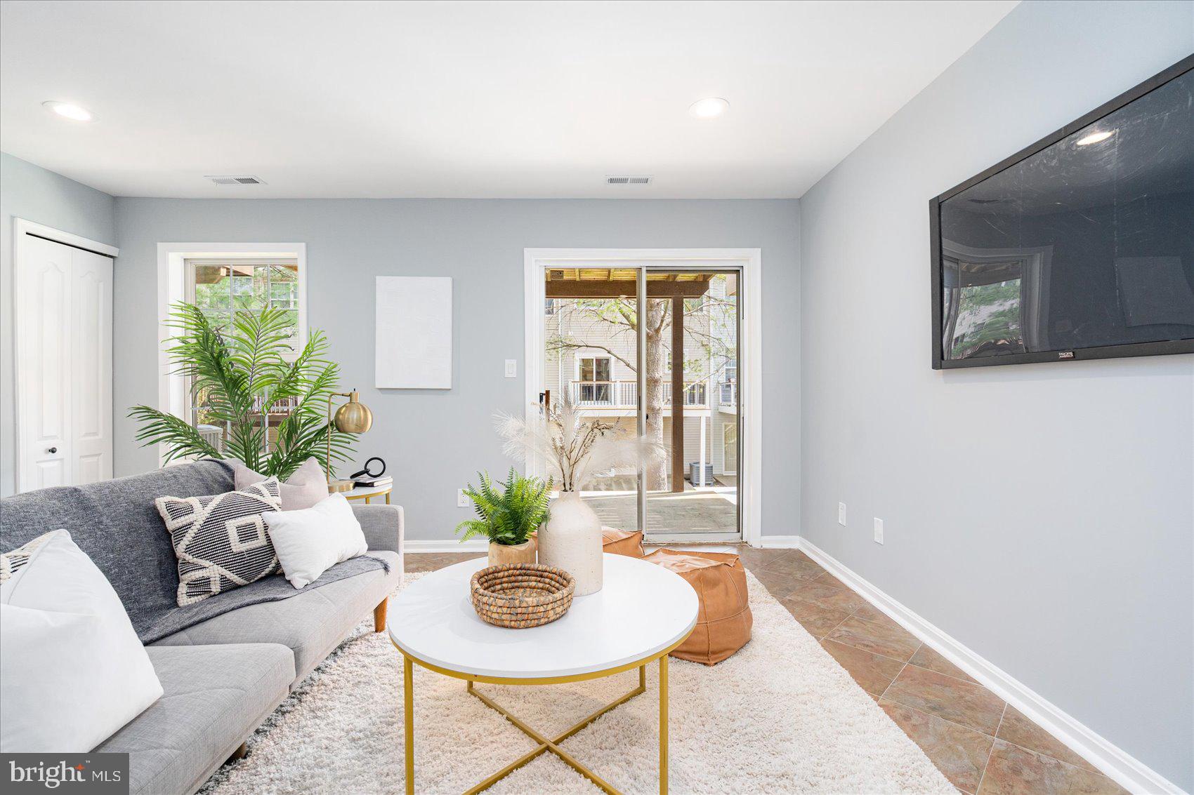 MDG CORPORATE CENTER - Residential