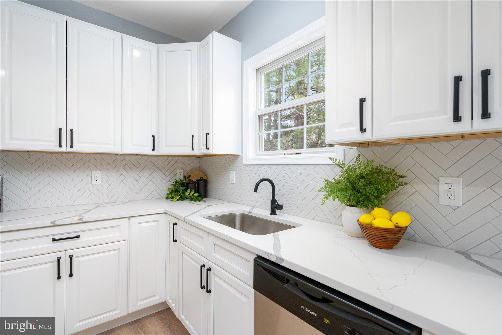 MDG CORPORATE CENTER - Residential