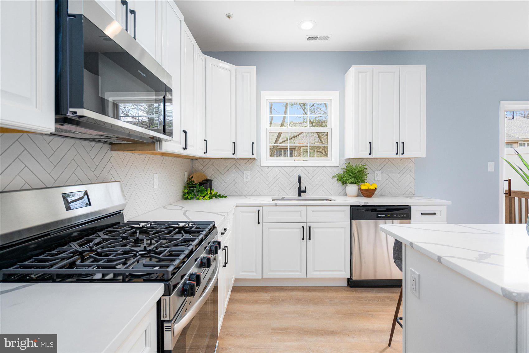 MDG CORPORATE CENTER - Residential