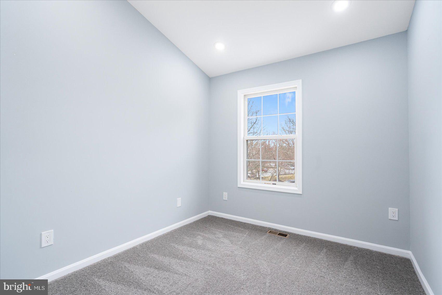 MDG CORPORATE CENTER - Residential