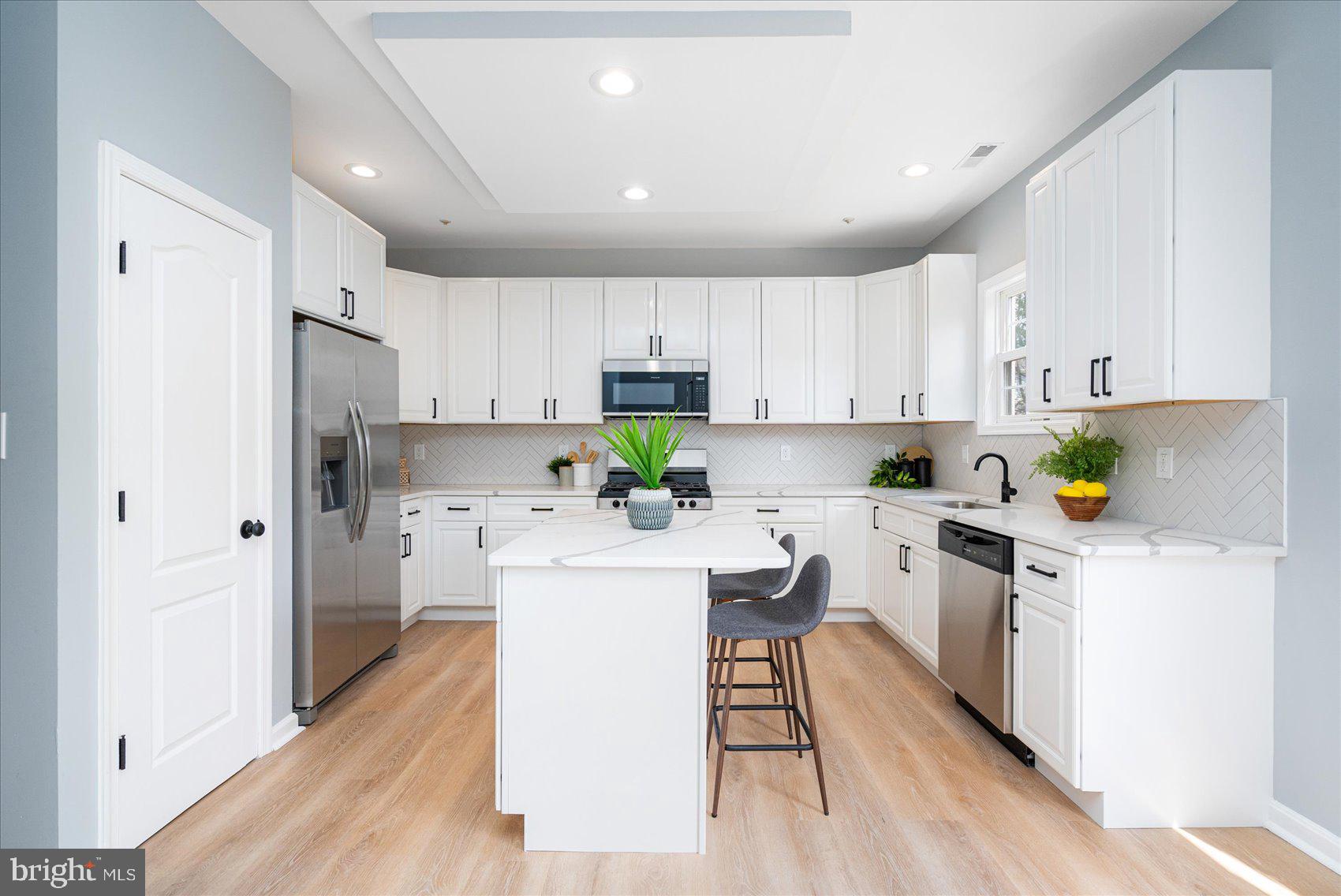 MDG CORPORATE CENTER - Residential