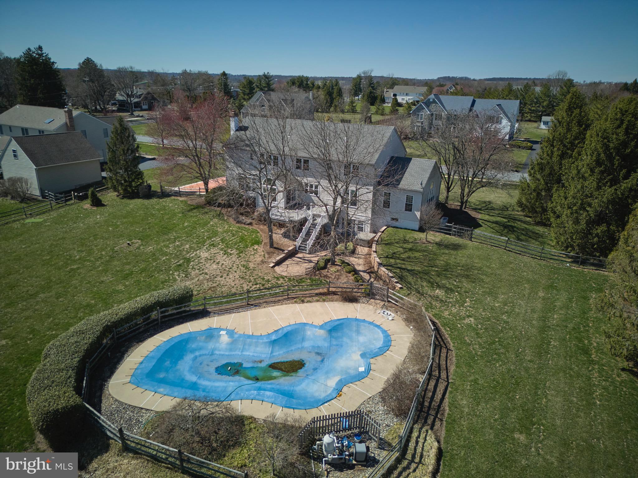 COUNTRY RIDGE - Residential