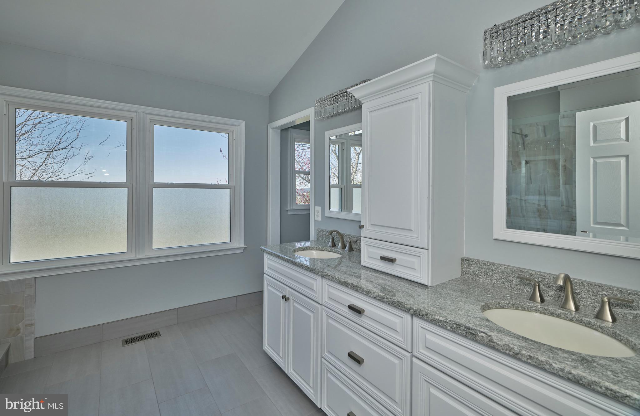 COUNTRY RIDGE - Residential